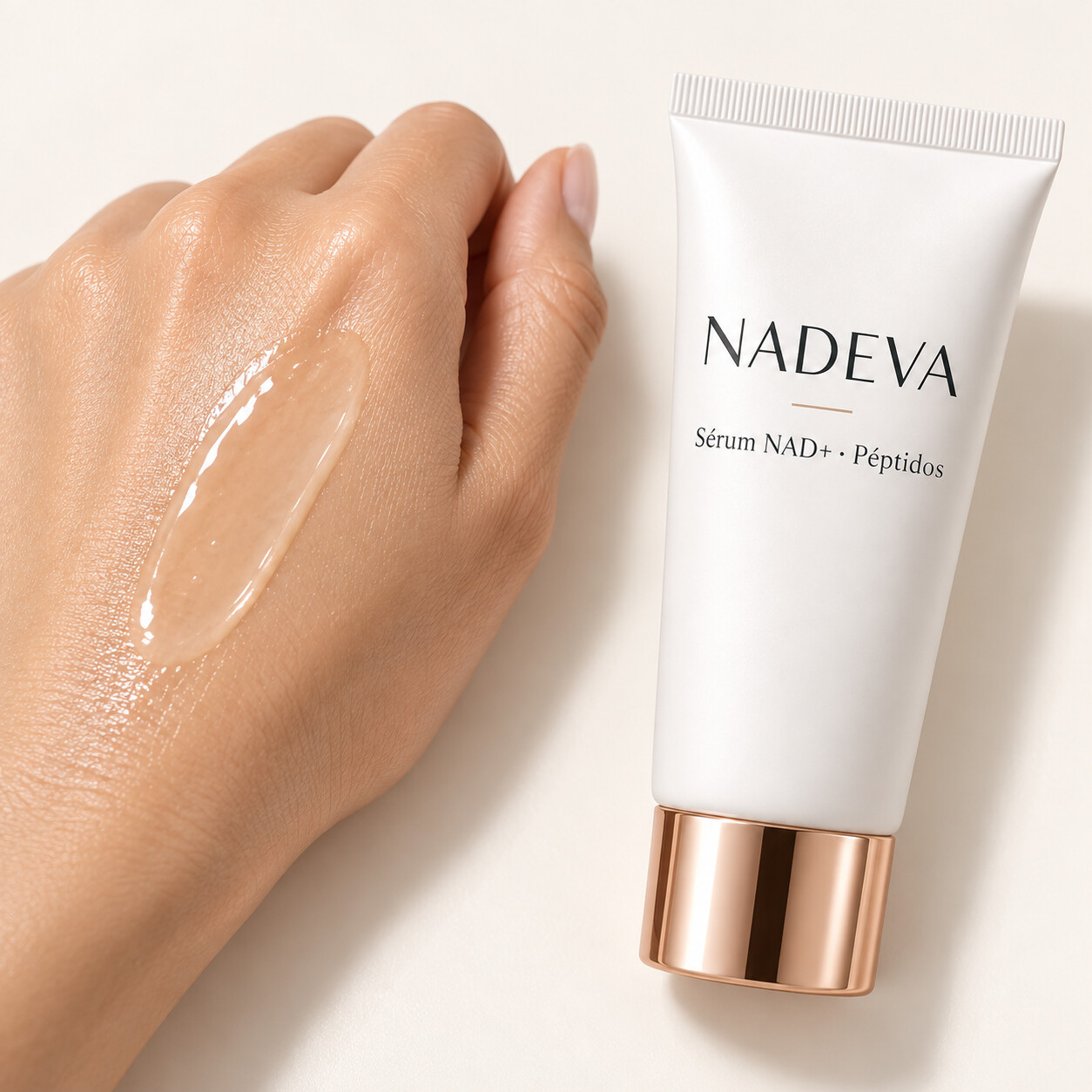 NADEVA Sérum NAD+ Péptidos · Manos, Cuello y Escote · 30 ml — vista alternativa